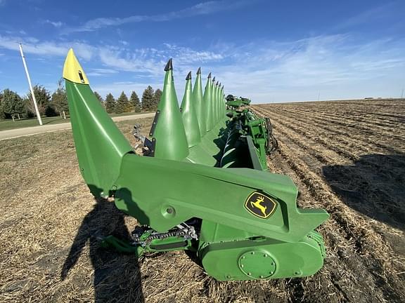 Image of John Deere C12F equipment image 1