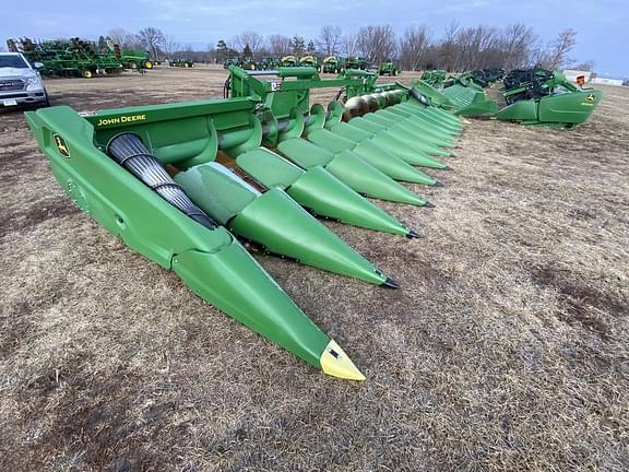 Image of John Deere C12F equipment image 1