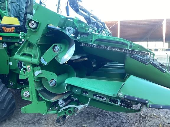 Image of John Deere C12F equipment image 1