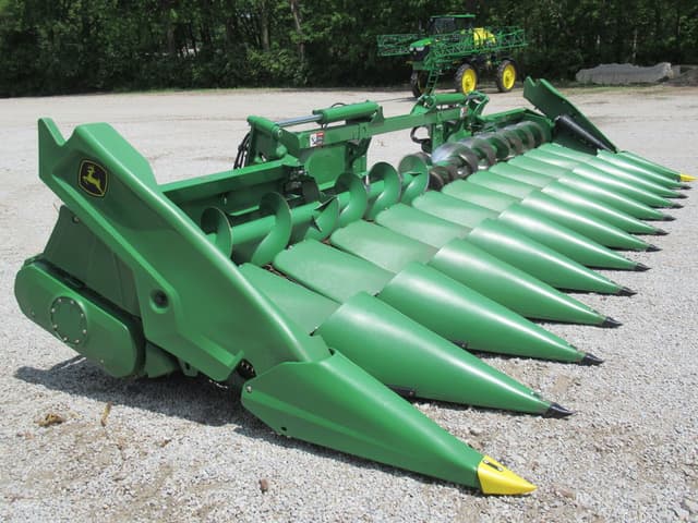 Image of John Deere C12F equipment image 1