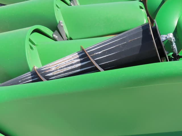 Image of John Deere C12F equipment image 3