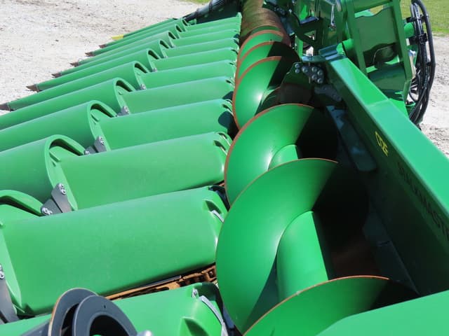 Image of John Deere C12F equipment image 2