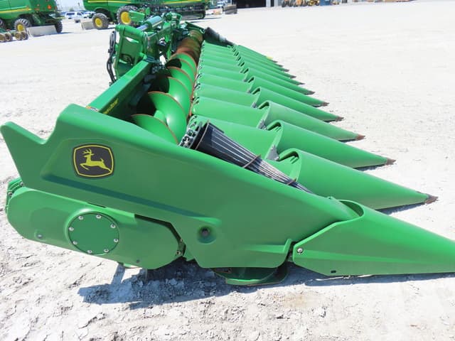 Image of John Deere C12F equipment image 1
