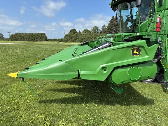 Image of John Deere C12F equipment image 1