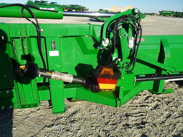 Image of John Deere C12F equipment image 4