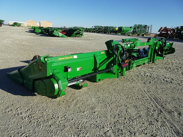 Image of John Deere C12F equipment image 1