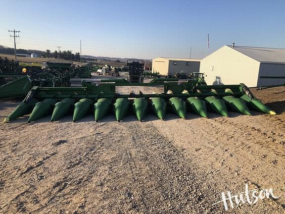 Image of John Deere C12F equipment image 2