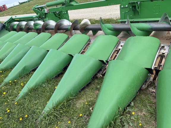 Image of John Deere C12F equipment image 1