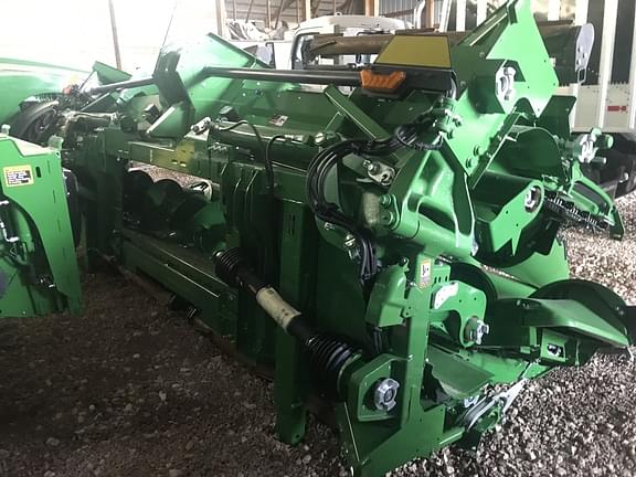 Image of John Deere C12F equipment image 4