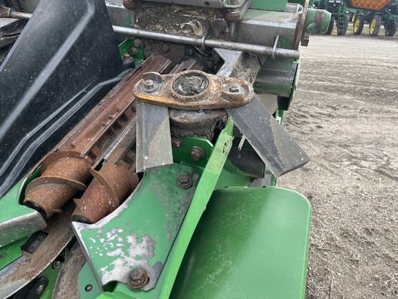 Image of John Deere C12F equipment image 1