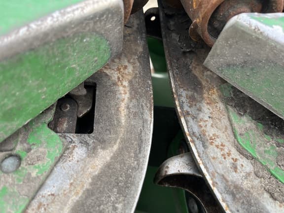 Image of John Deere C12F equipment image 4