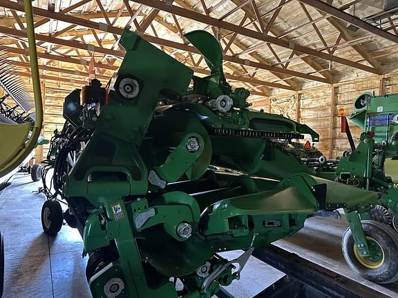 Image of John Deere C12F equipment image 2