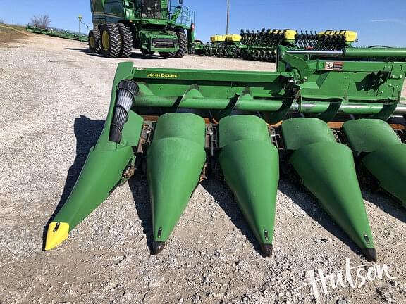 Image of John Deere C12F equipment image 3