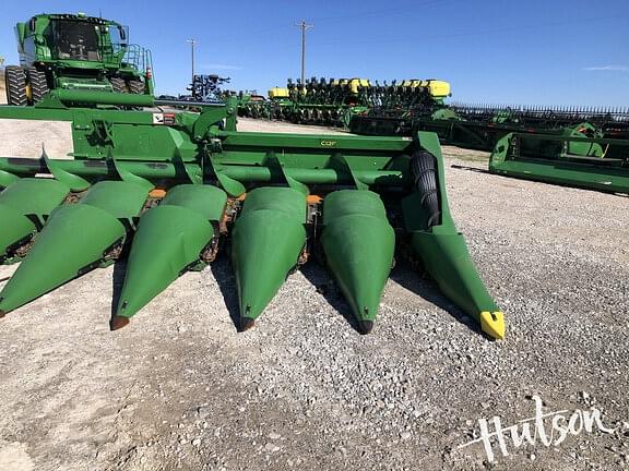 Image of John Deere C12F equipment image 4