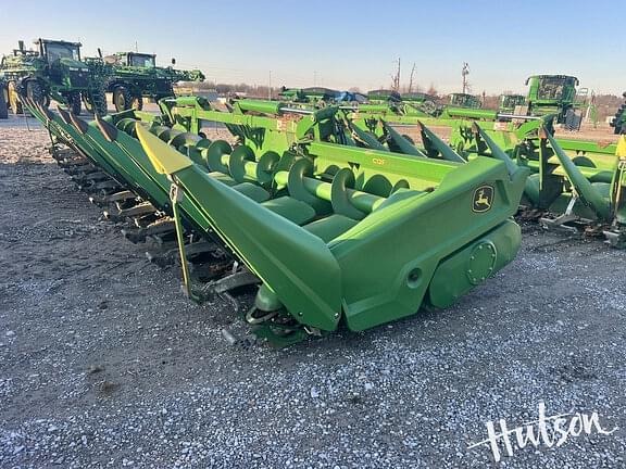 Image of John Deere C12F equipment image 3