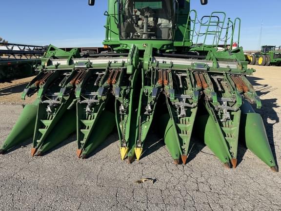 Image of John Deere C12F equipment image 1