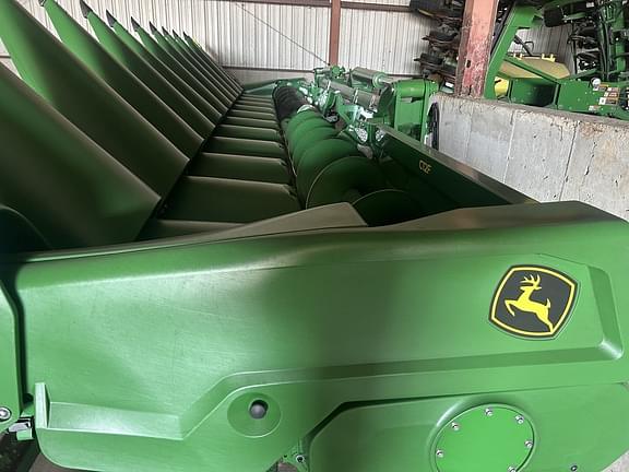 Image of John Deere C12F equipment image 2