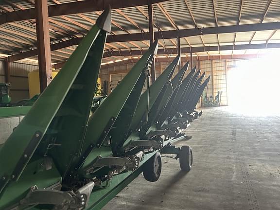 Image of John Deere C12F equipment image 4