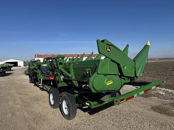 Image of John Deere C12F equipment image 1