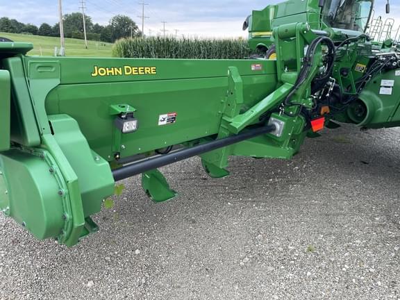 Image of John Deere C12F equipment image 1