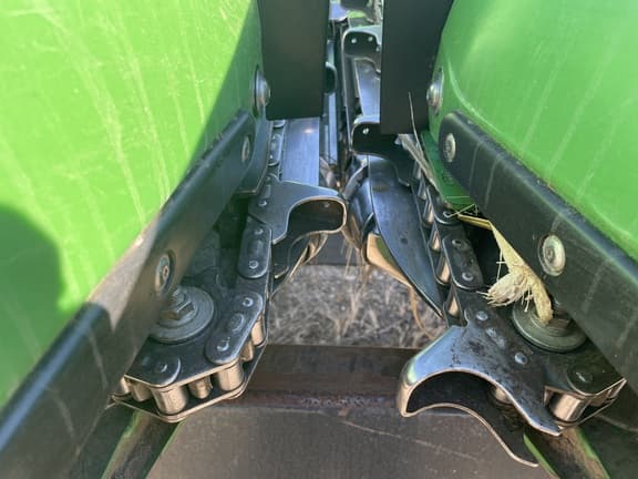 Image of John Deere C12F equipment image 3