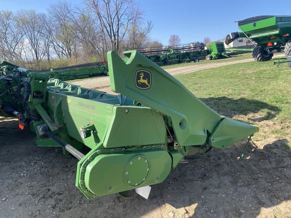 Image of John Deere C12F equipment image 3