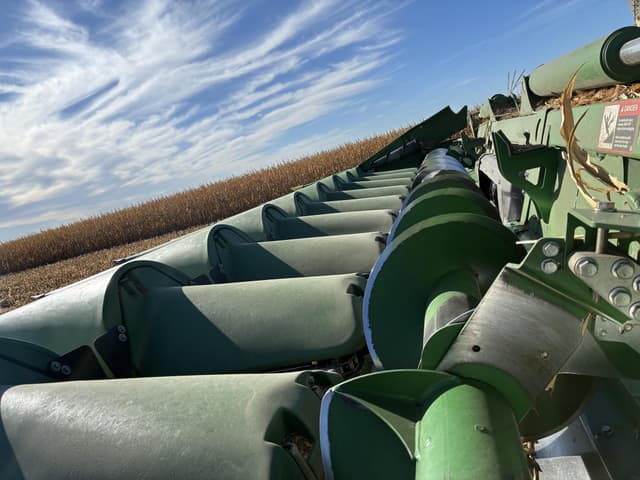 Image of John Deere C12F equipment image 1