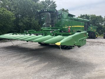 Main image John Deere C12F