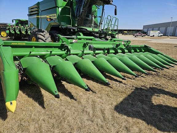 Image of John Deere C12F Primary image