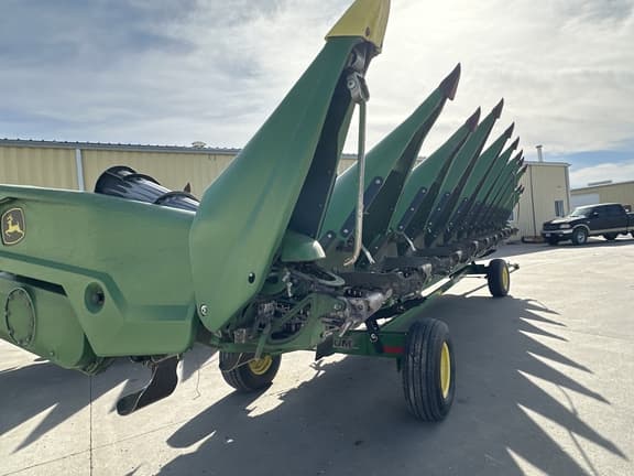 Image of John Deere C12F equipment image 2