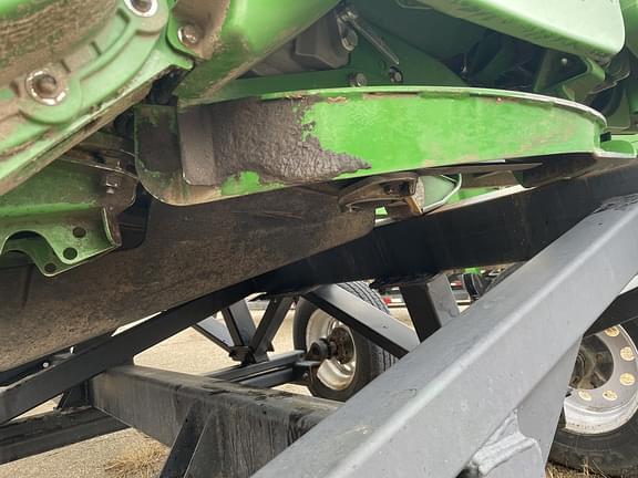 Image of John Deere C12F equipment image 4