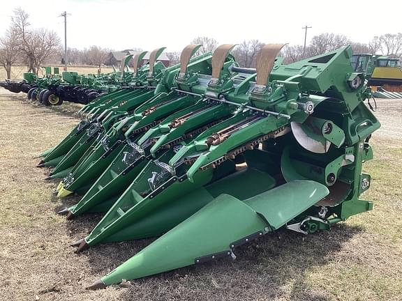 Image of John Deere C12F equipment image 1