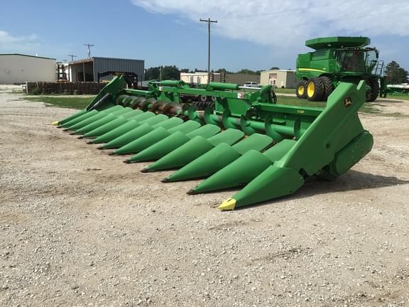 Image of John Deere C12F equipment image 1