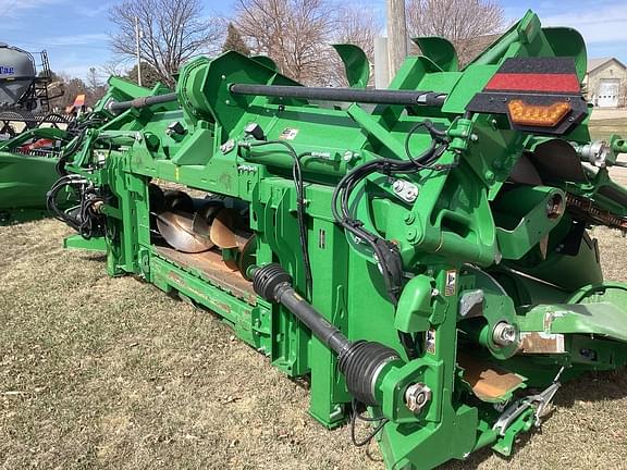 Image of John Deere C12F equipment image 2