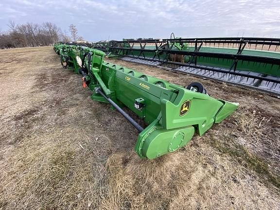 Image of John Deere C12F equipment image 2