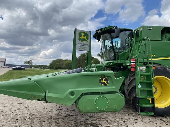 Image of John Deere C12F equipment image 1