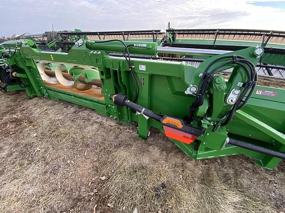 Image of John Deere C12F equipment image 3