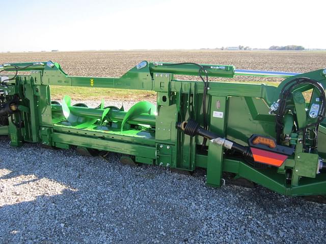 Image of John Deere C12F equipment image 2