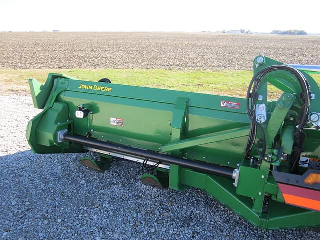 Image of John Deere C12F equipment image 4