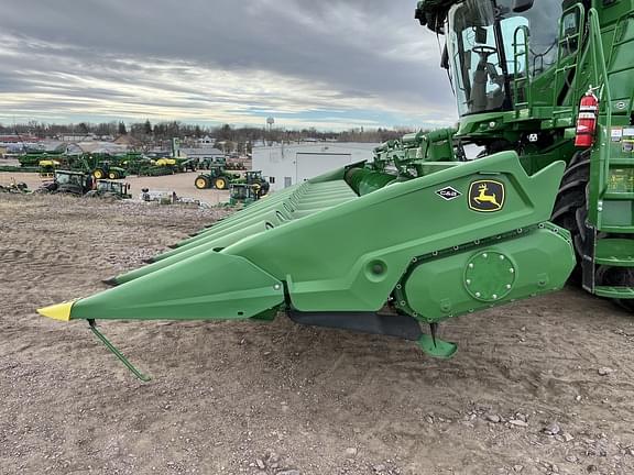 Image of John Deere C12F equipment image 2