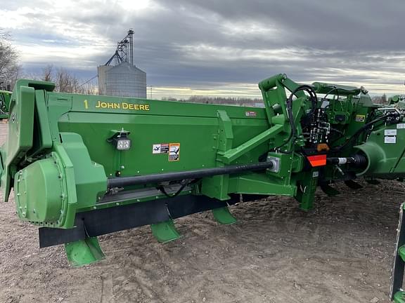 Image of John Deere C12F equipment image 4