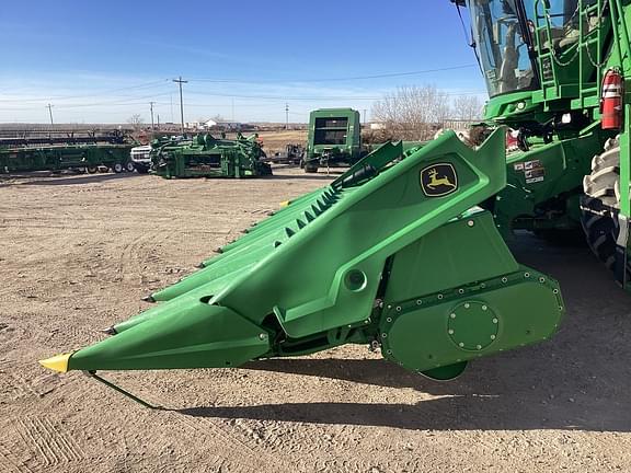 Image of John Deere C12F equipment image 3