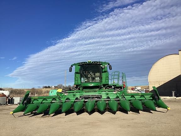 Image of John Deere C12F equipment image 1