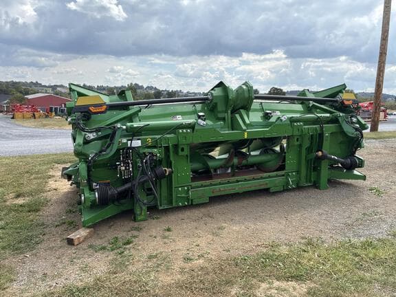 Image of John Deere C12F equipment image 2