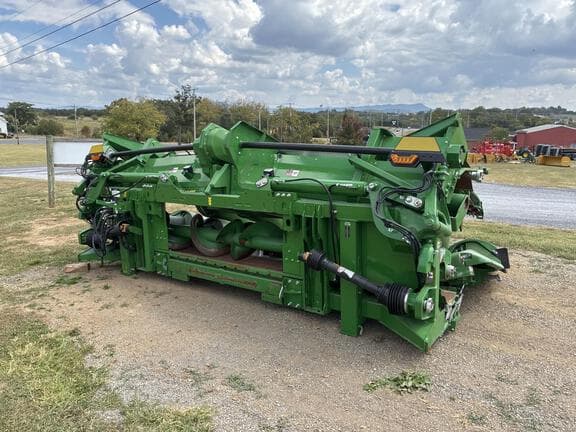 Image of John Deere C12F equipment image 3