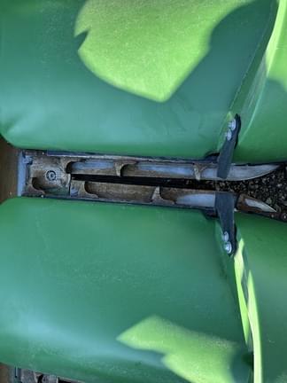 Image of John Deere C12F equipment image 4