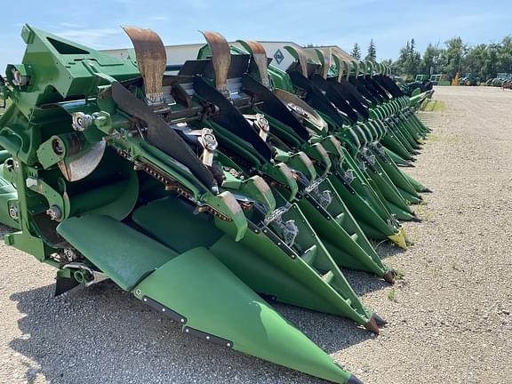 Image of John Deere C12F equipment image 2