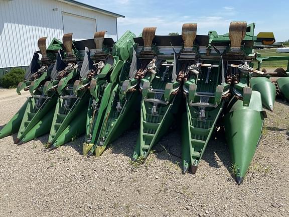 Image of John Deere C12F equipment image 4