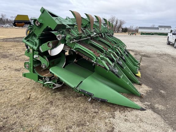 Image of John Deere C12F equipment image 1