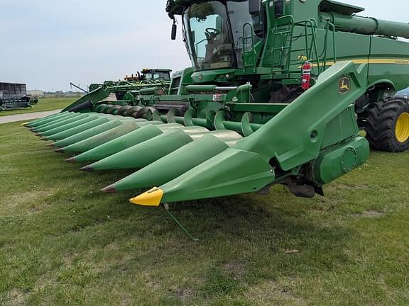 Image of John Deere C12F Primary image